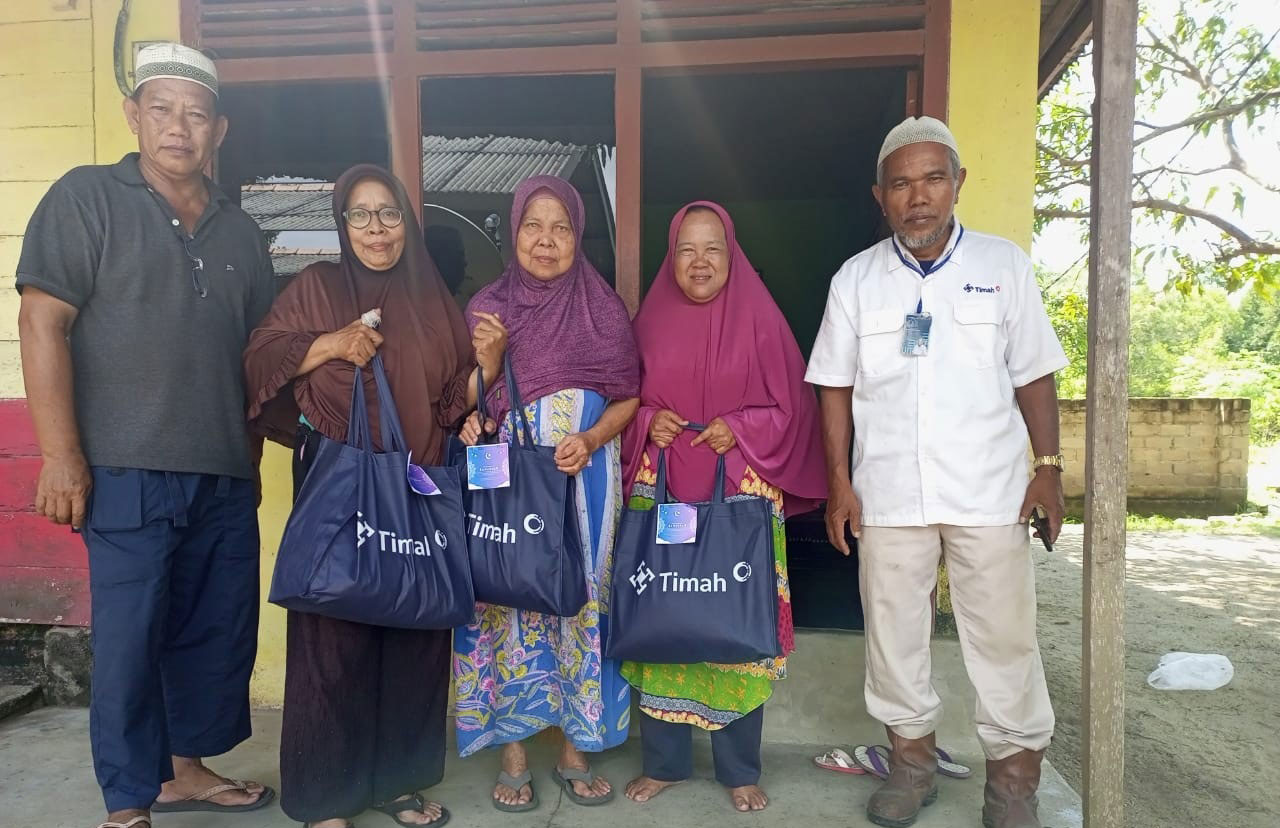 PT Timah Tbk Salurkan 200 Paket Sembako Kepada Warga Di Bangka Barat