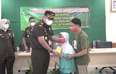 Kejari Pangkalpinang Terapkan Restorative Justice Perkara Pencurian HP oleh Ayah Buat Anak Sekolah