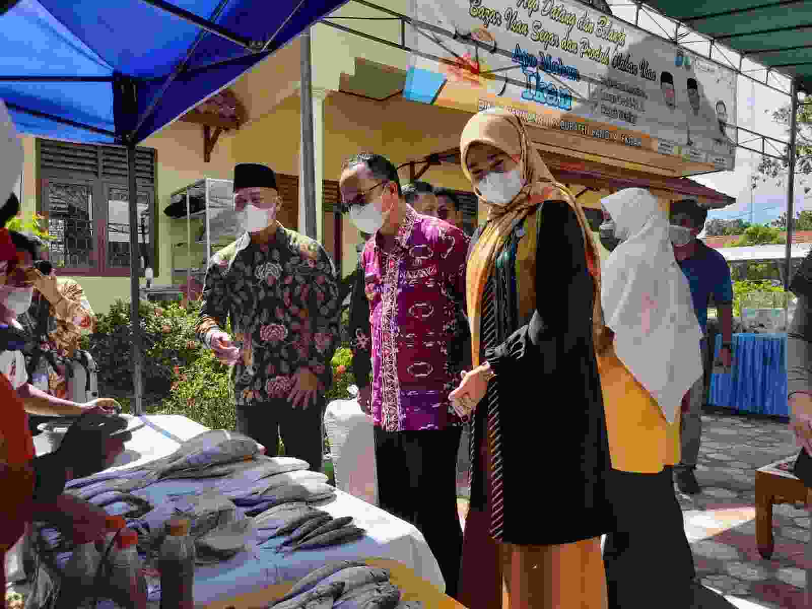 Bazar Ikan di Dinas Perikanan Bangka Tengah Diserbu Pembeli