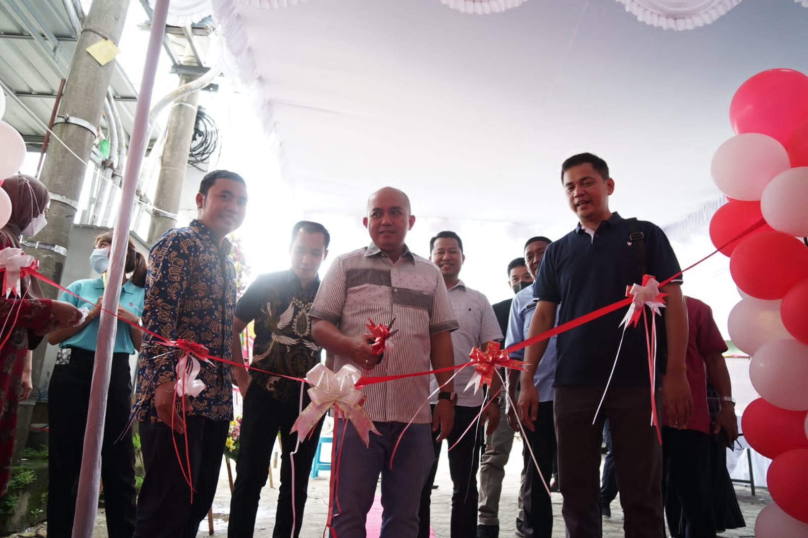 Wako Molen Potong Pita Grand Opening Miniso X Samono