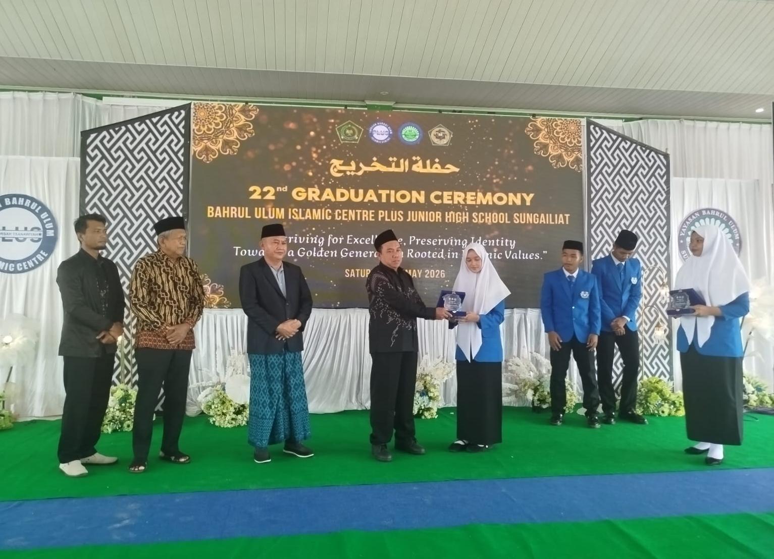 Wisuda 163 Santri, MTs Plus Bahrul Ulum Lepas Lulusan Siap Jadi Generasi Berkarakter   