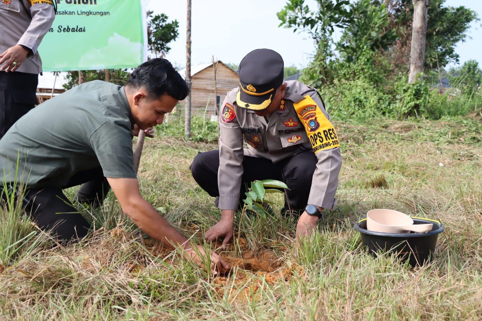 Polresta Pangkalpinang Tanam 100 Pohon di Lahan Gundul Kelurahan Air Kepala Tujuh