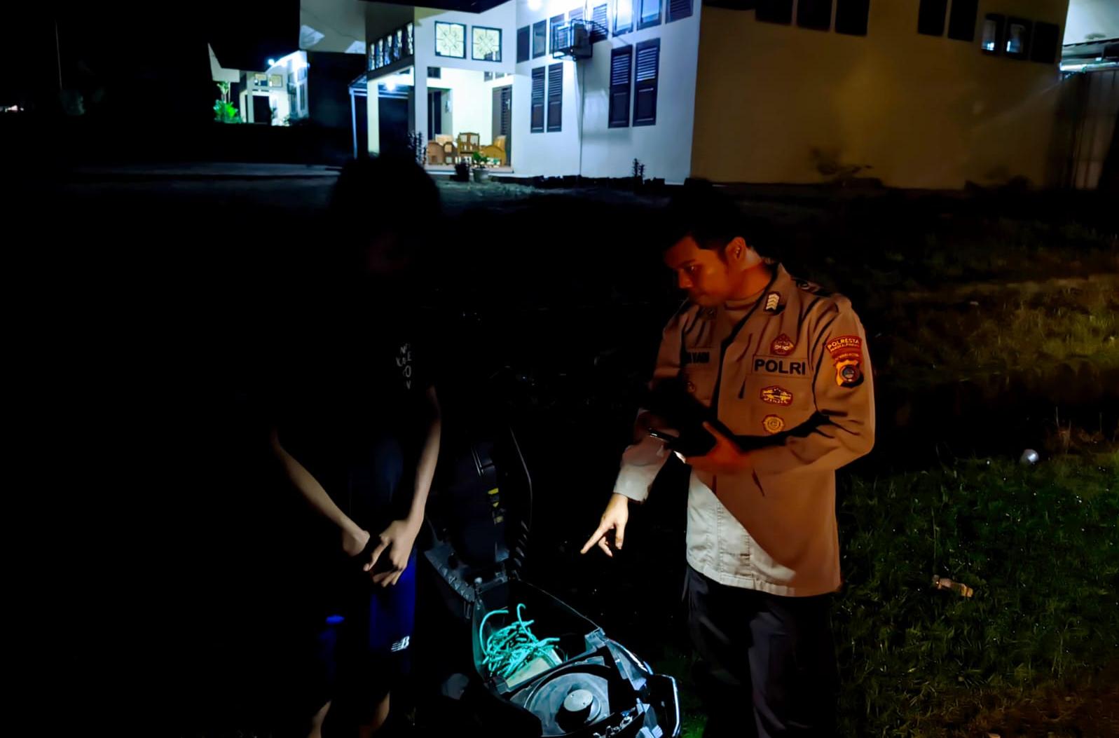 Polsek Gerunggang Patroli Dialogis Dini Hari,  Waspada Geng Motor dan Premanisme