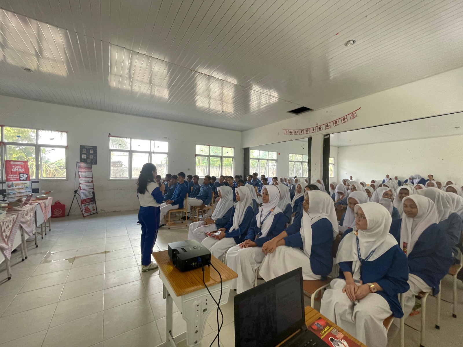 Safety Riding Goes to School: Honda Babel Edukasi Siswa SMA Negeri 2 Sungai Selan
