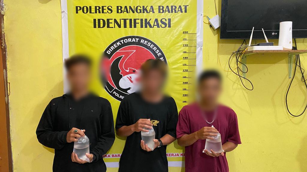 Minum Arak Di Tugu Duren Tiga Pemuda Diangkut Ke Polres 