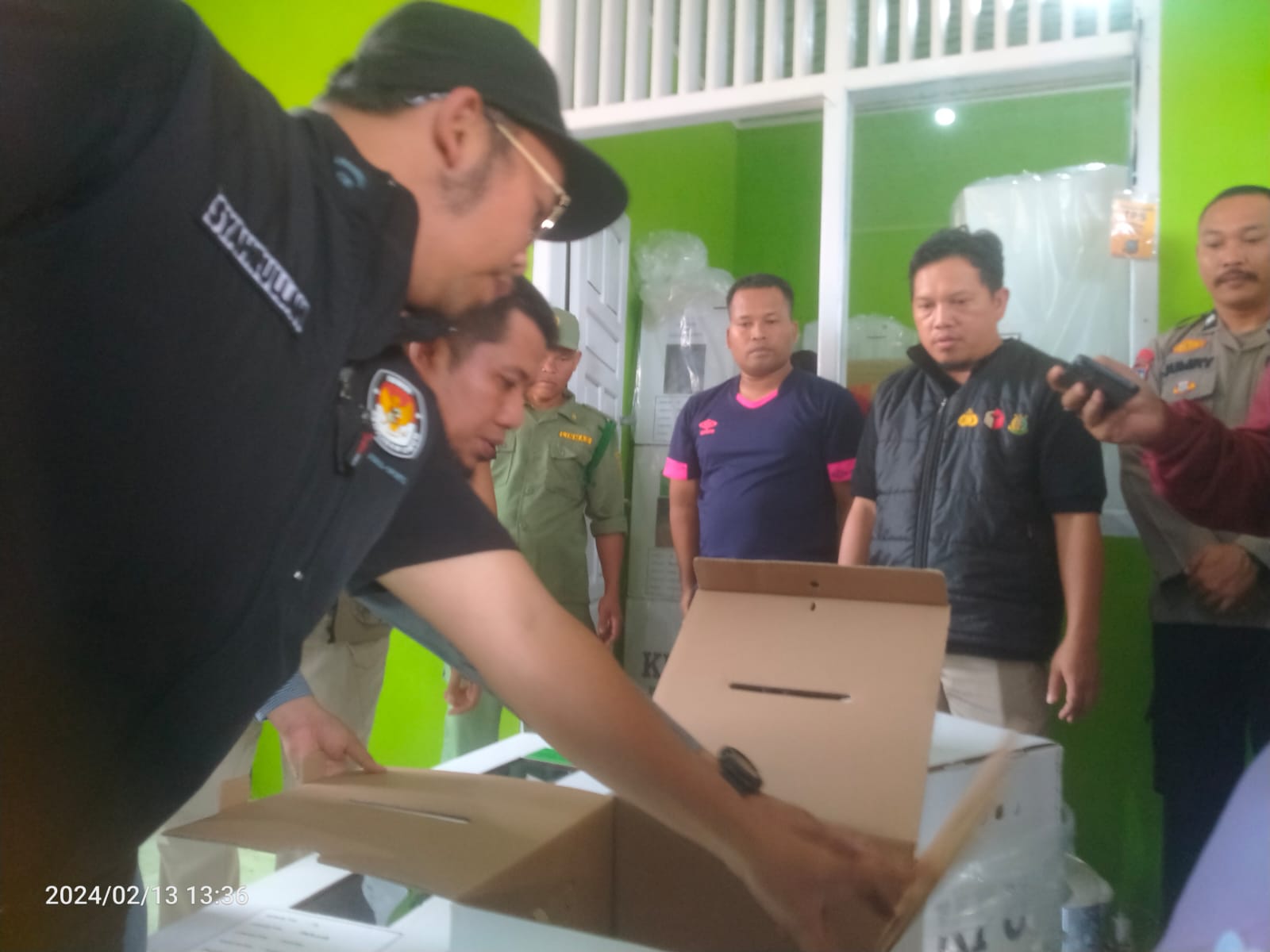 Terkena Air Saat Distribusi, Dua Kotak Suara di PPS Payung Rusak