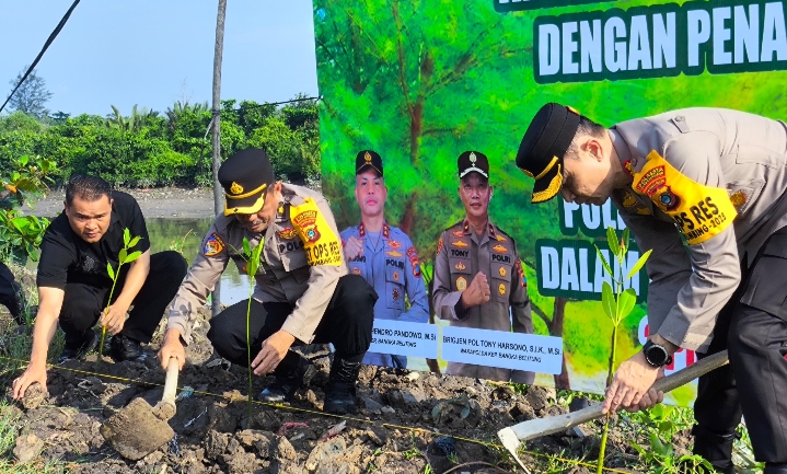 Peringati HUT ke-79 Bhayangkara, Polresta Pangkalpinang Tanam 200 Bibit Pohon Bakau di Lahan Bekas Tambang
