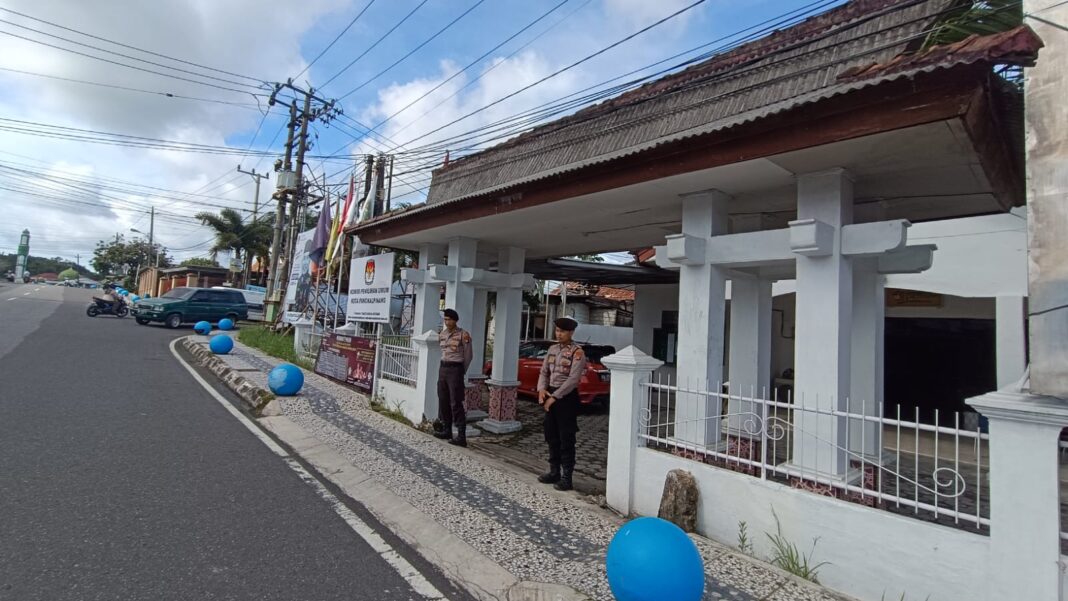 Jelang Pemilu, Satgas Preventif Polresta Pangkalpinang Gencarkan  Patroli ke KPU dan Bawaslu