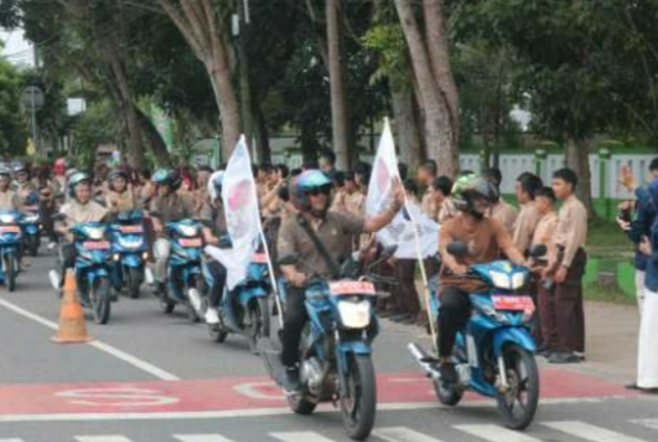 Peringati Hari Keluarga Nasional Ke-32, Pemkab Bateng Gelar Kirab Kendaraan