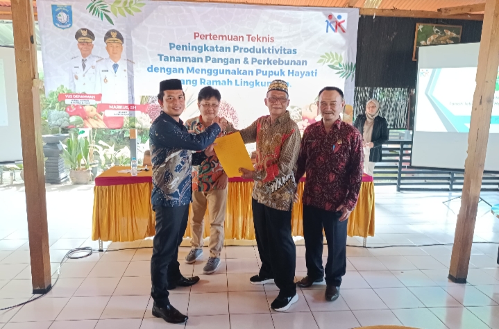 Pemkab Bangka Barat Dorong Petani Pakai Pupuk Hayati