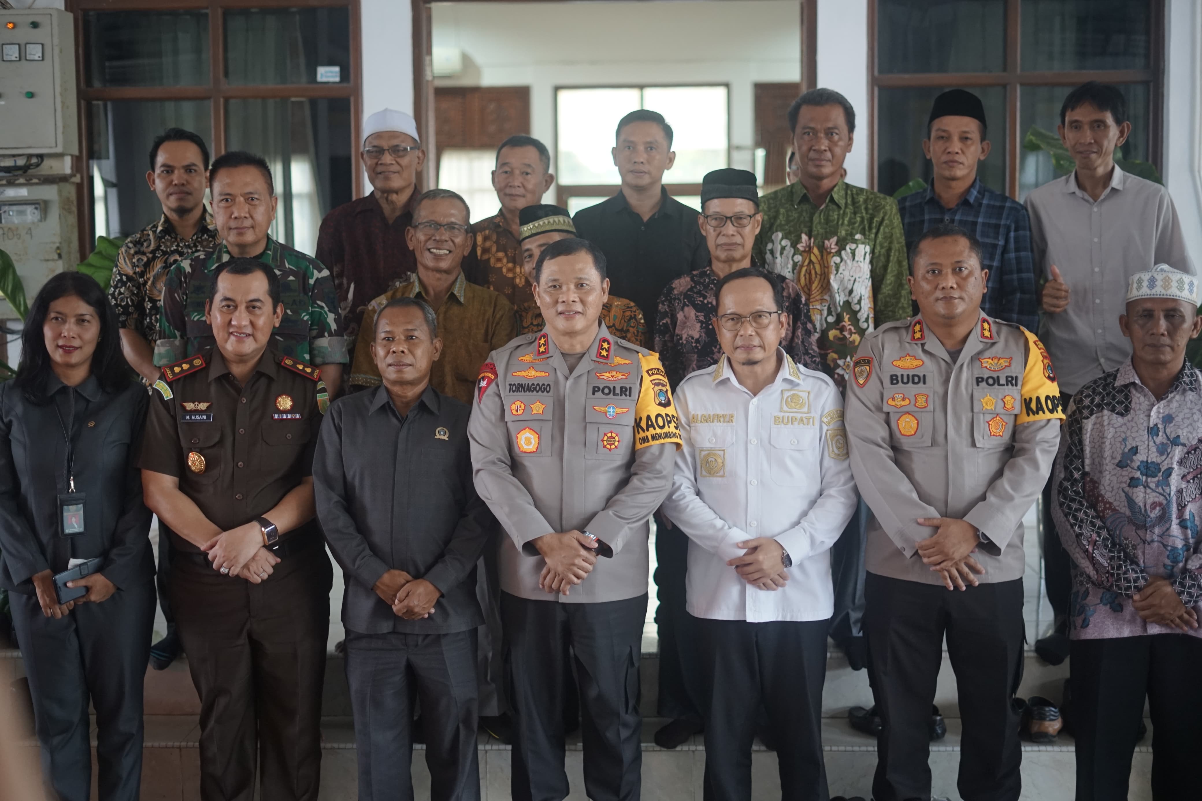 Siap Beri Pelayanan Terbaik, Kapolda Babel yang Baru Sambangi Bangka Tengah