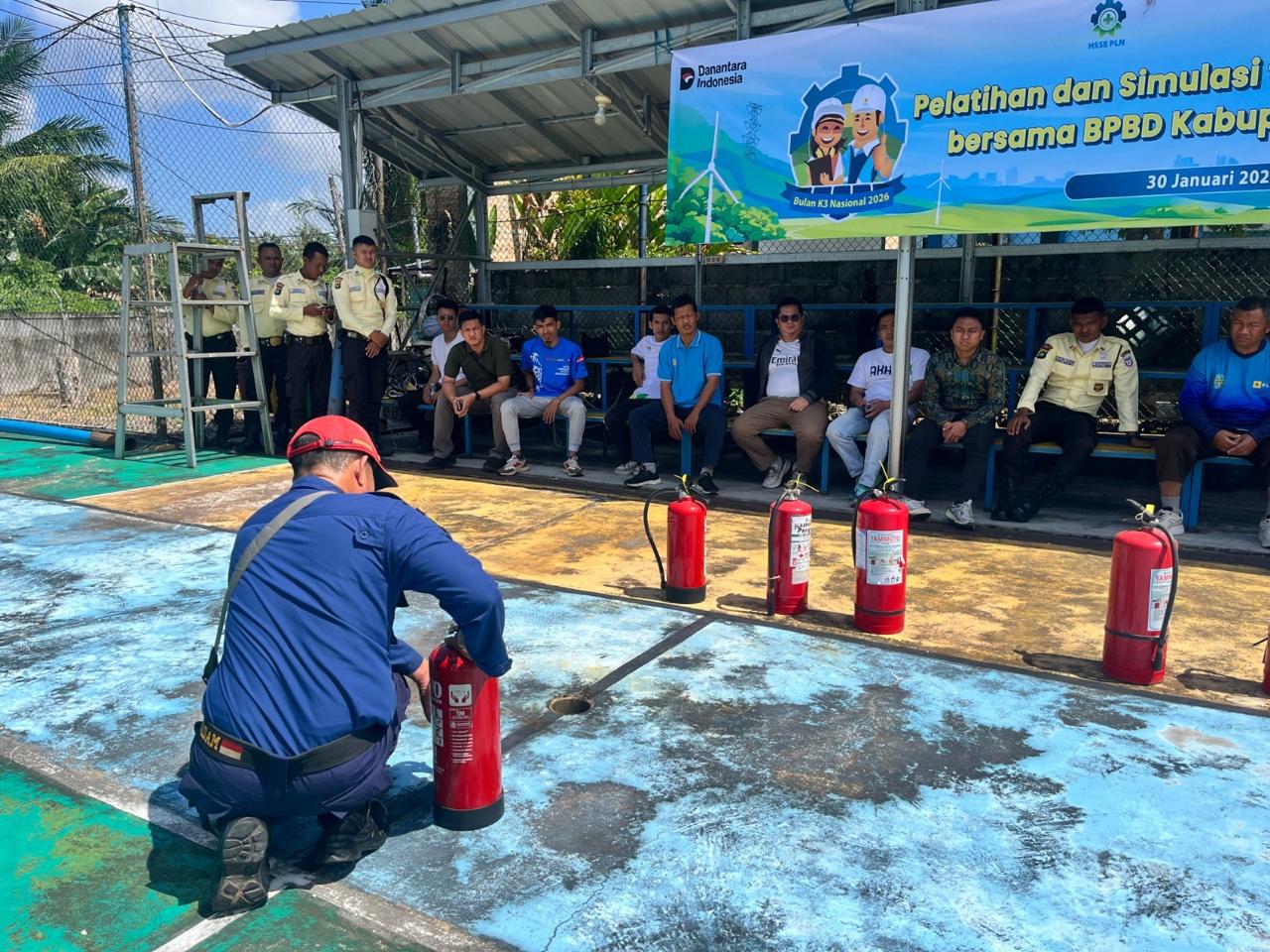 PLN UP3 Belitung Bersama BPBD Belitung Tingkatkan Pemahaman Bahaya Api dan Penggunaan APAR Bagi Pegawai