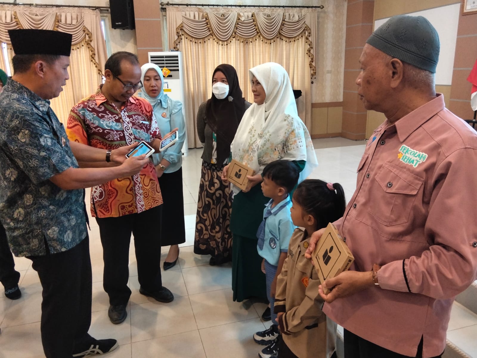 26 Sekolah di Bangka Terima 240 Smart Tablet dari Yayasan GSN