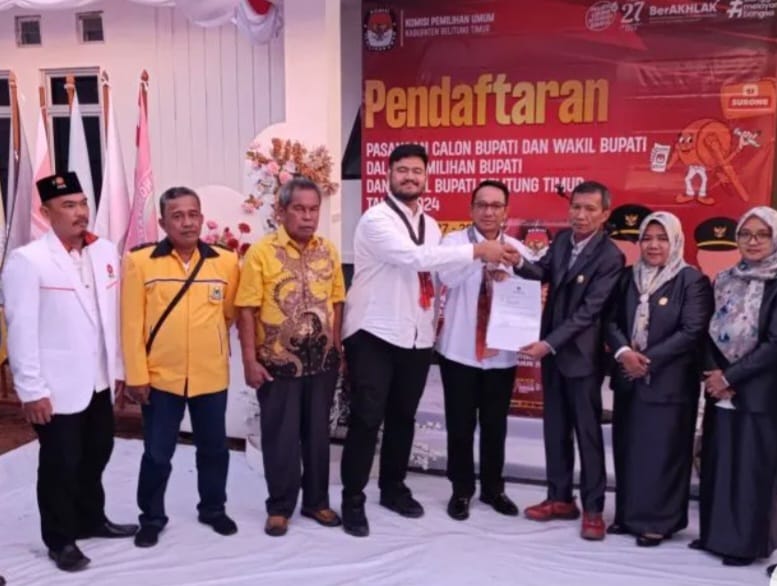 Gandeng Ali Reza, Burhanudin Daftar ke KPU Belitung Timur