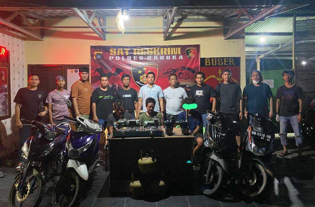 Tim Kelambit Tangkap Dua Pria Pencuri Tiga Unit Motor