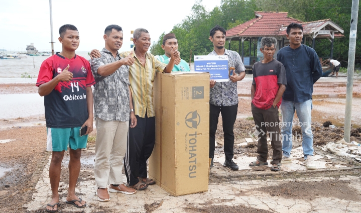 Tingkatkan Hasil Tangkapan Nelayan,  PT Timah Berikan Bantuan Bagi Kelompok Nelayan Sanggedu Desa Beruas 