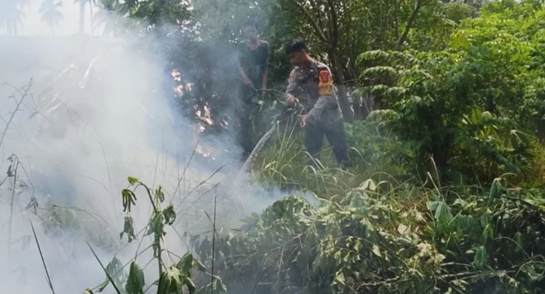 Polres Bangka Barat Respons Cepat Laporan Titik Api di Teluk Limau