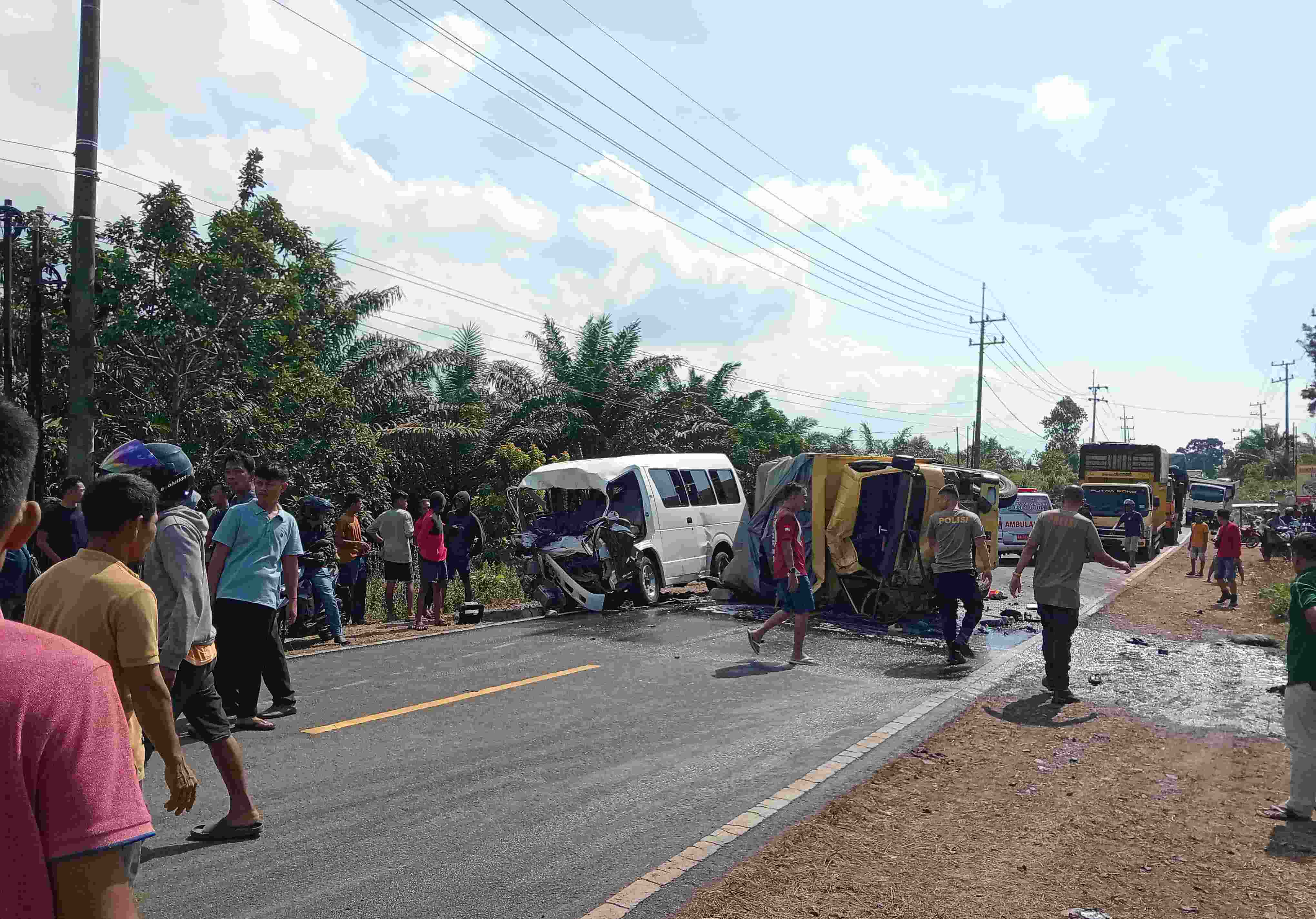 Brakkk... 3 Kendaraan Bertabrakan di Simpang Bulin, 1 Orang Meninggal Dunia
