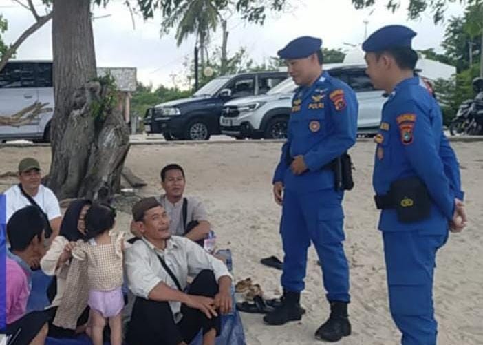 Satpolairud Polresta Pangkalpinang Amankan Pantai Pasir Padi, Ratusan Wisatawan Bisa Libur Lebaran dengan Aman