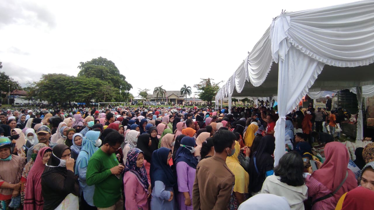 Pasar Murah Subsidi di Muntok, Antusias Masyarakat Sangat Tinggi