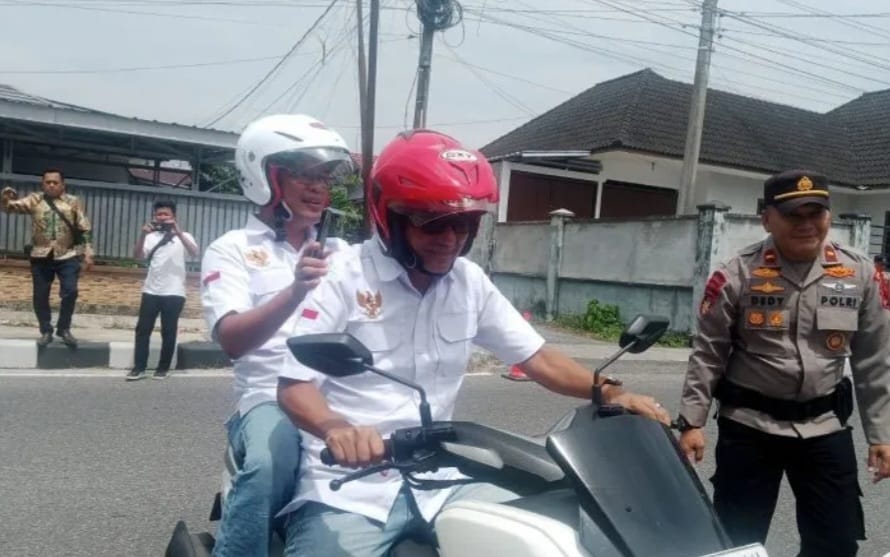 Bermotor, Pasangan Djoni Alamsyah-Syamsir Daftar Pilkada ke KPU Belitung