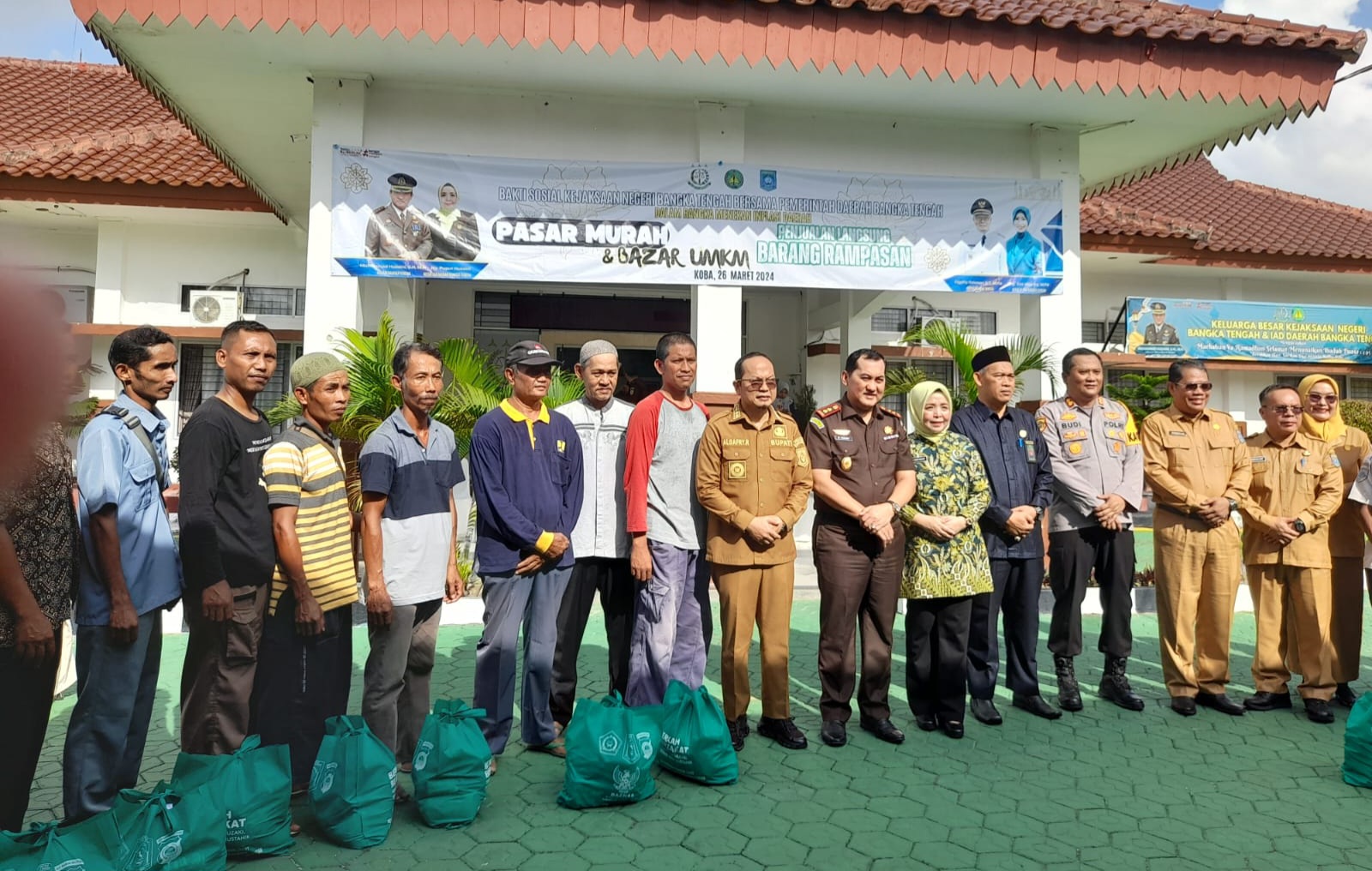 Ramai Warga di Kejari Bateng, Ada Lelang Barang Rampasan Hingga Pasar Murah