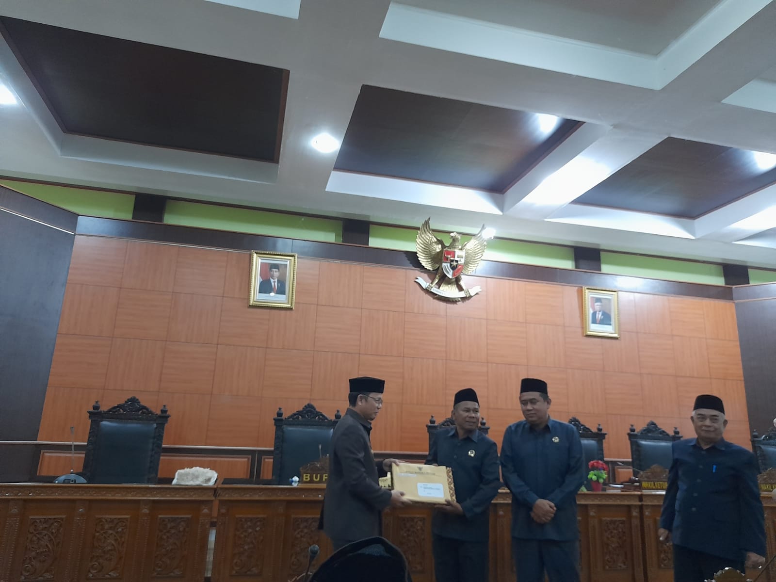 Sidang Paripurna, Bupati Bateng Sampaikan LKPJ 2022 dan 2 Raperda Ini