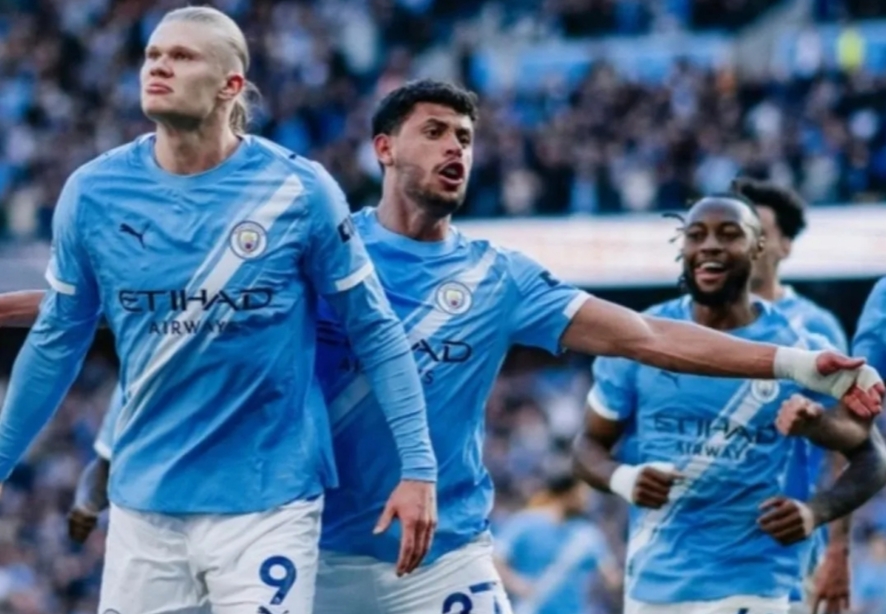 Menang 2-1, Manchester City Pepet Arsenal di Puncak