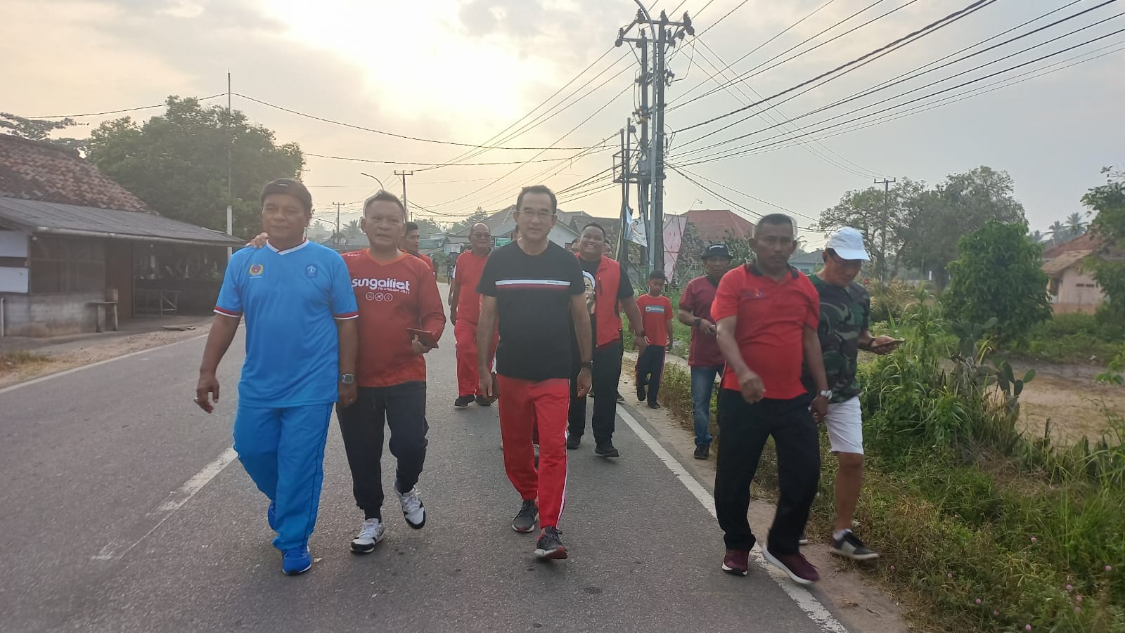 Jalan Sehat Desa Airduren, Manfaat untuk Silaturahmi dan Sehat 