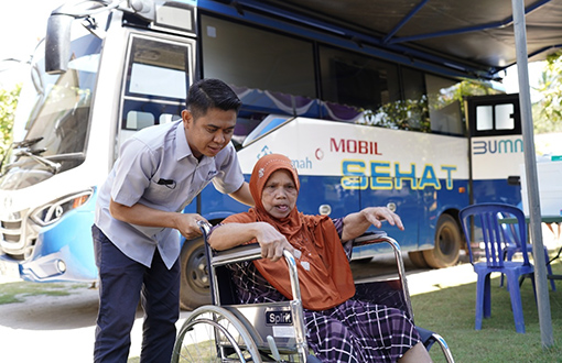 Hadir di Desa Bukit Layang, Mobil Sehat PT Timah Tbk Diserbu Warga untuk Periksa Kesehatan Gratis