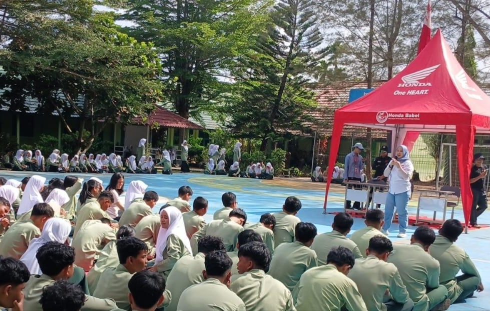 Daya Motor Sungailiat Ajak Pelajar #Cari_Aman dan Rutin Rawat Motor