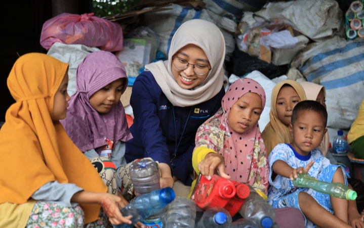 Program PLN Peduli Dukung Pengembangan Pendidikan Bagi 20.848 Penerima Manfaat di Semester I 2024