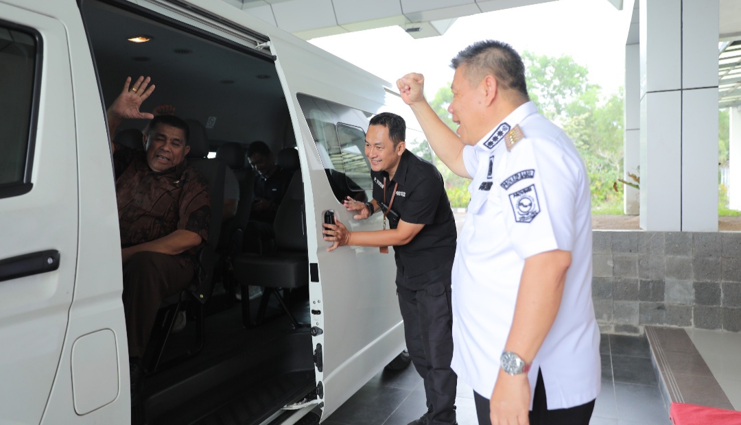 Kawal Reforma Agraria, Gubernur Hidayat Arsani Antar Keberangkatan Komisi II DPR RI