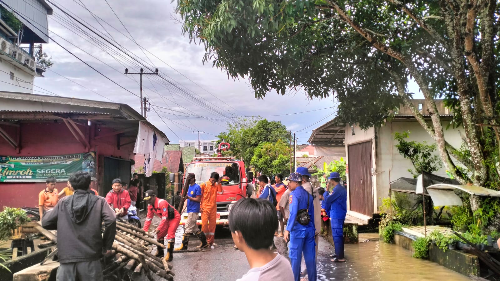 Rawabangun Terendam, Pemkab Basel, Kodim dan Sat Polairud Langsung Turun