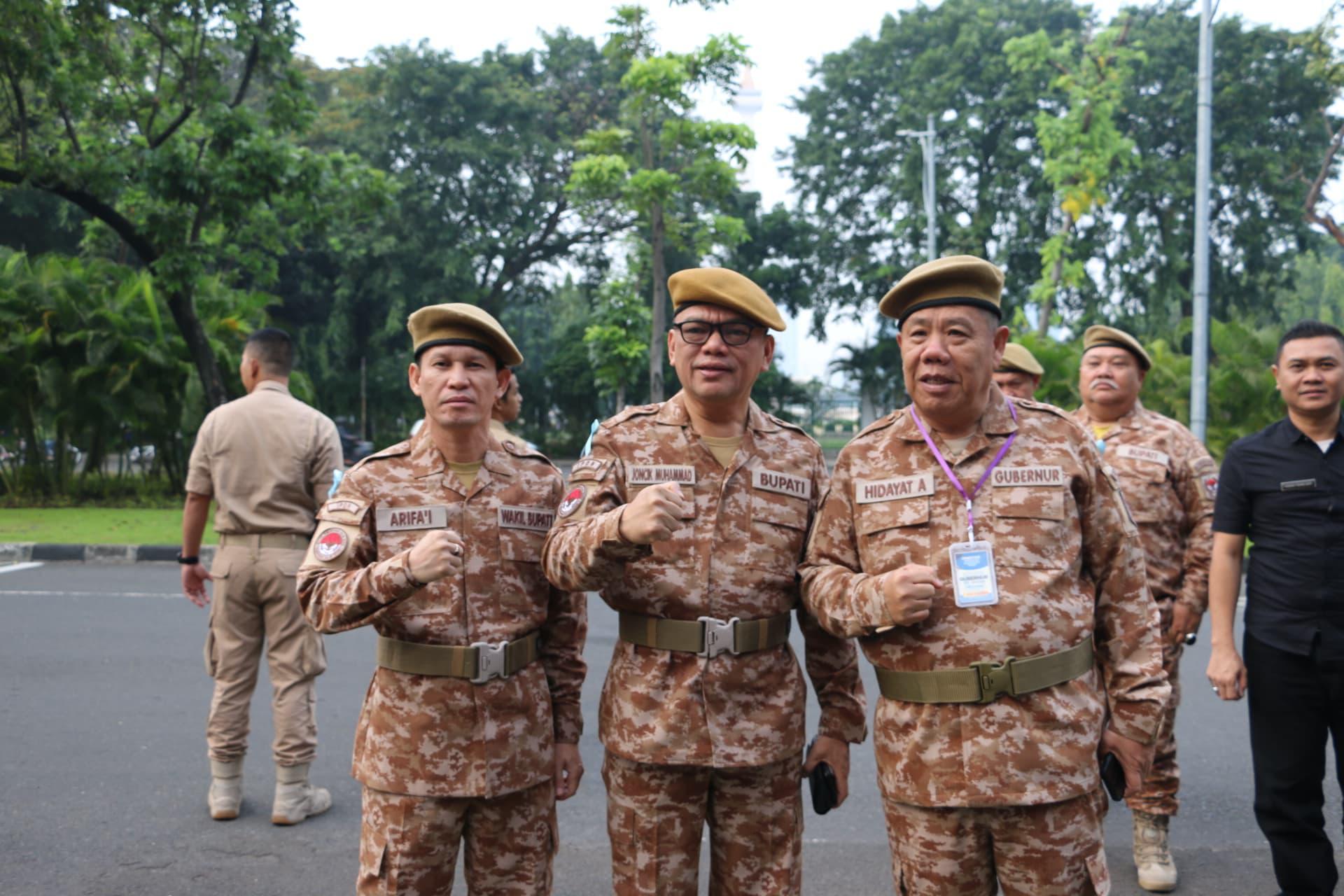 Suasana Penuh Semangat Sambut Kedatangan Gubernur Hidayat di Gerbang IPDN Jatinangor