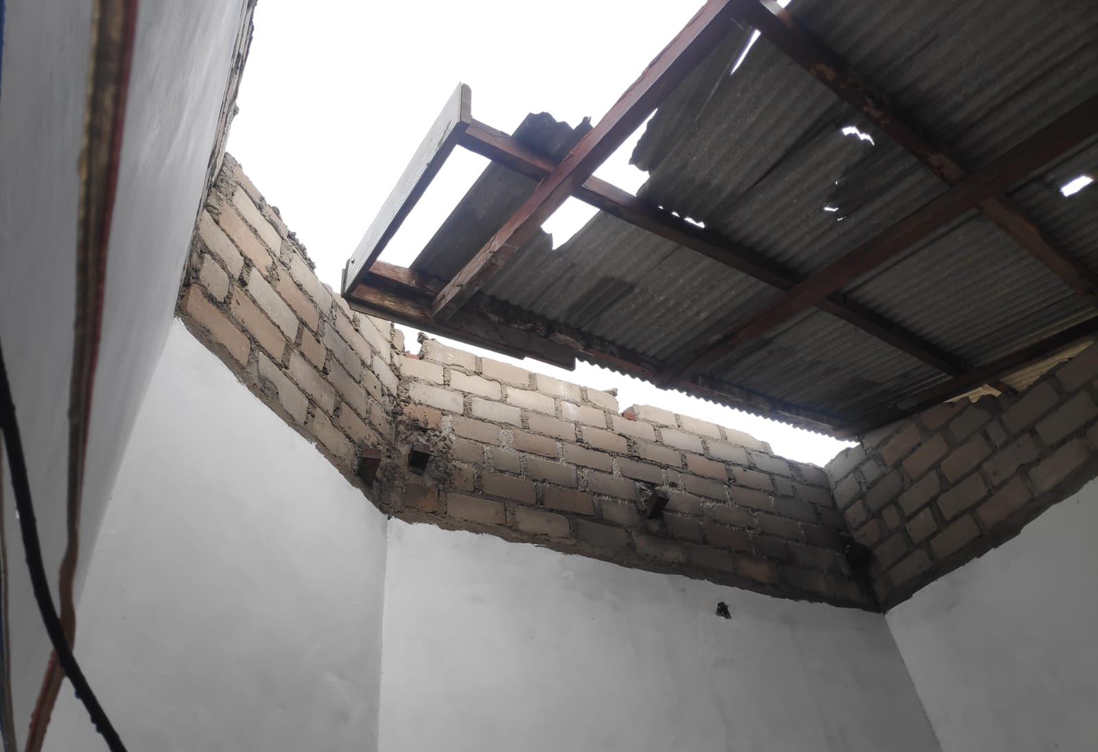 Diterjang Angin Kencang, 9 Rumah Warga Desa Kelabat Luluhlantak