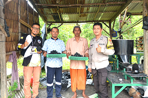 Kampung Kelapa di Kelurahan Jelitik Kembangkan Briket dari Tempurung Kelapa Jadi Sumber Ekonomi Baru