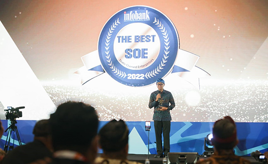 PLN Sabet Penghargaan The Best SOE in Digital Service Transformation 2022