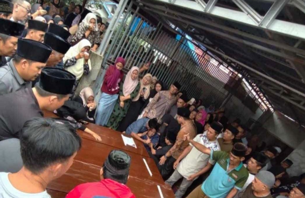 Dosen Unmuh Babel Sekeluarga Dimakamkan Berjejer di TPU Belirang, Terakhir Temu Orang Tua Saat Lebaran