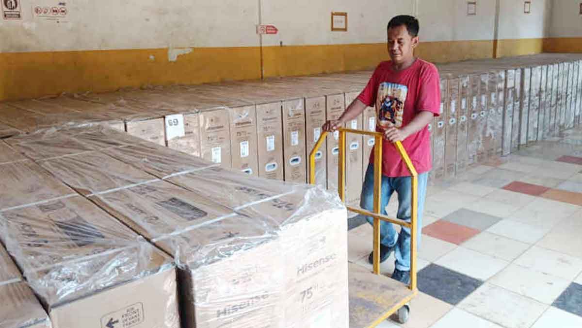 Belitung Dapat Bantuan 197 Smart Board, Kemendikdasmen Dorong Digitalisasi Sekolah