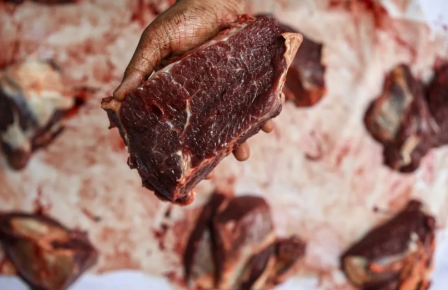Sebentar Lagi Lebaran Kurban, Ini Perbandingan Kolesterol Daging Kambing dan Sapi