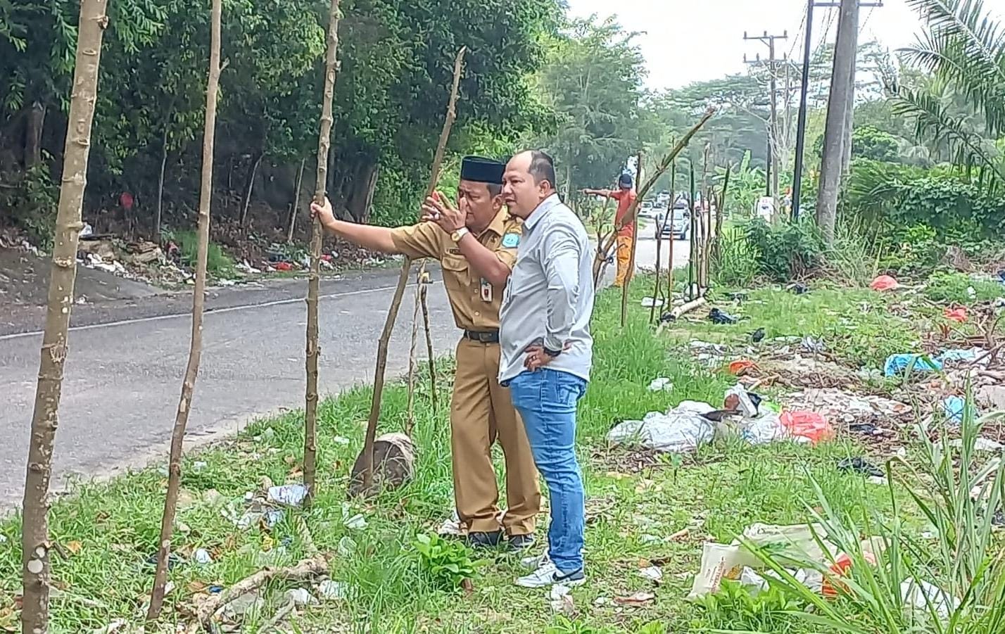 HAKLI dan DLH Bangka Tanggulangi Sampah Berserakan dan Bau di Jl.Diponegoro Sungailiat 