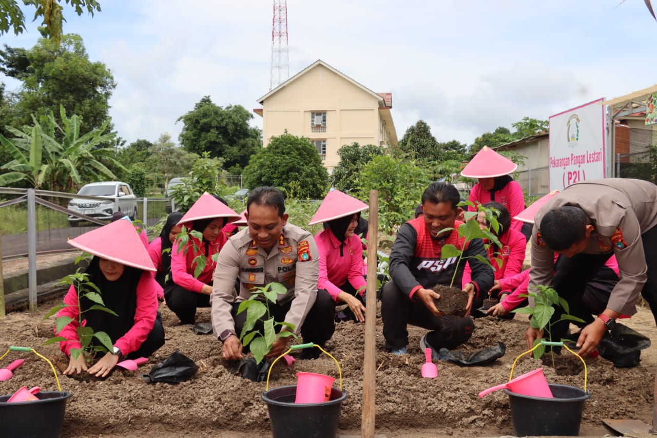 Bhayangkari Cabang Polres Basel Launching  Program Pekarangan Pangan Lestari