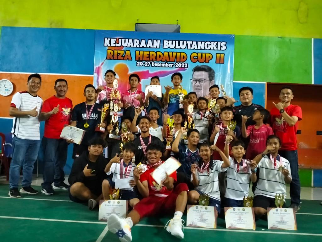 Kejuaraan Bulutangkis Riza Herdavid Cup II Ditutup, Ini Para Juaranya 