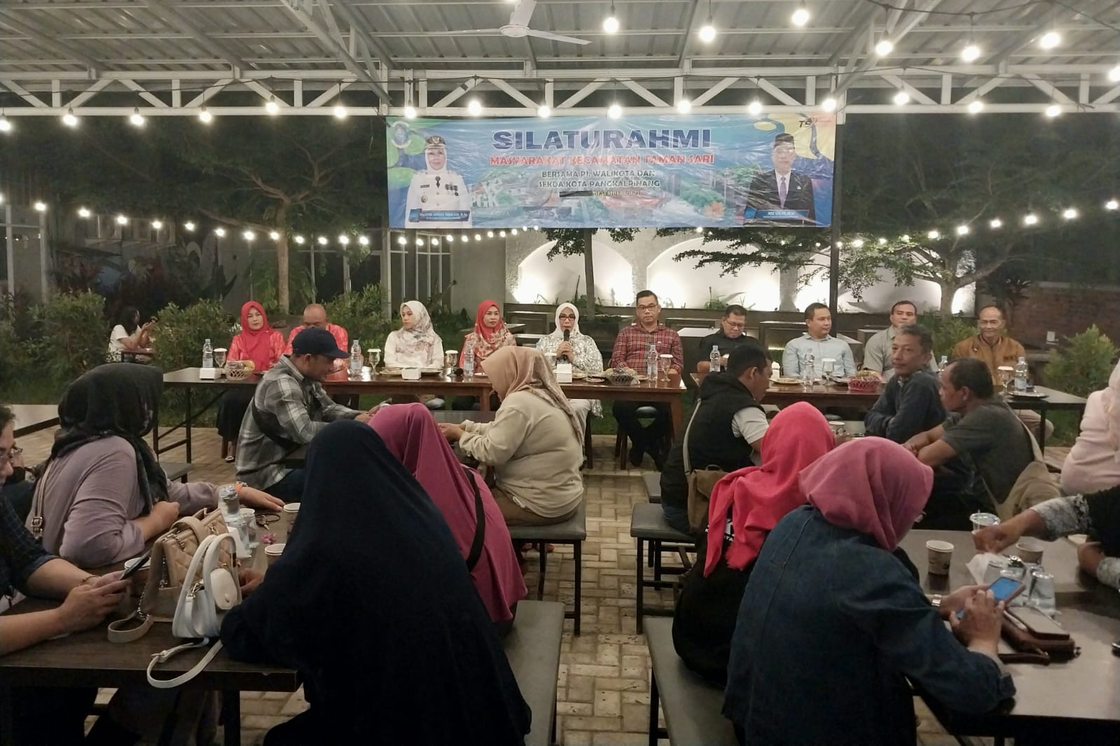 Turun Lagi ke Kecamatan Taman Sari, Pj Wako Lusje Diskusi dan Silaturahmi Bersama Warga