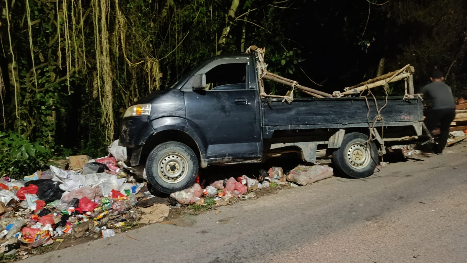 Adu Kambing Pikap Vs Motor, Satu Orang Tewas