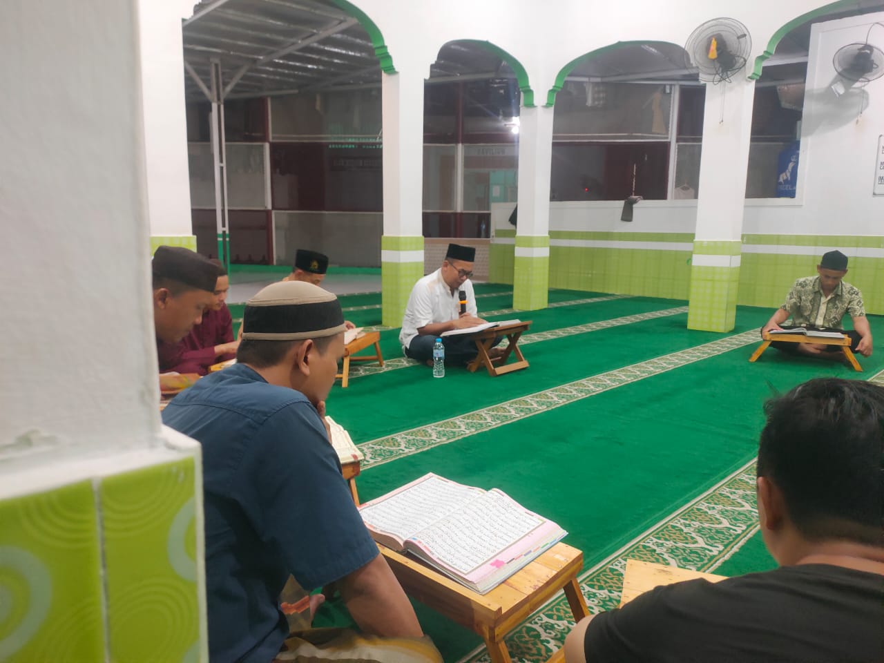 Momen Ramadan, Lapas Narkotika Pangkalpinang Ajak Warga Binaan Salat Tarawih Berjemaah hingga Tadarus Al-Quran