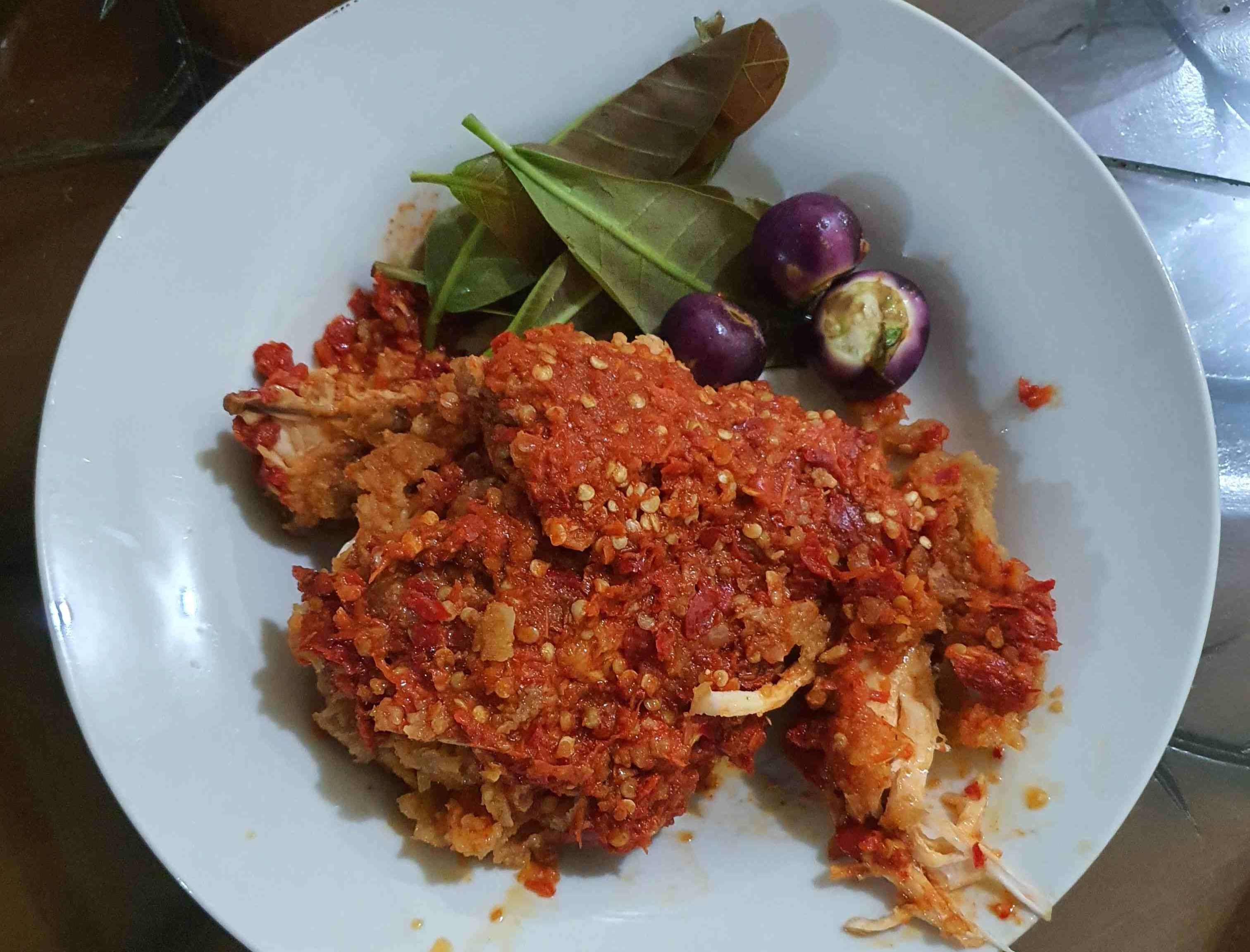 Penggemar Sambel Hati-hati, Ini 5 Dampak Konsumsi Pedas Berlebihan, Nomor 3 Gak Nyangka