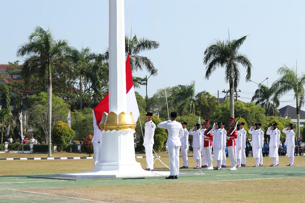 Paskibraka Provinsi Kepulauan Babel Sukses Kibarkan Bendera Merah Putih