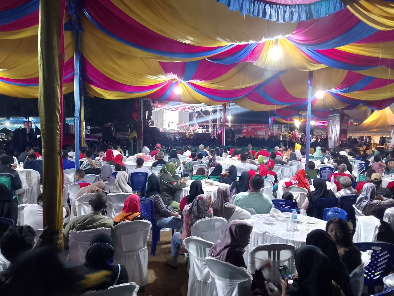 Malam Pergantian Tahun, PDI Perjuangan Bangka Lepas 5000 Lampion & Pesta Kembang Api 